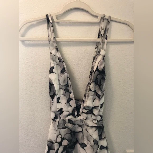 Deep Plunge Dress - Picture 3 of 11